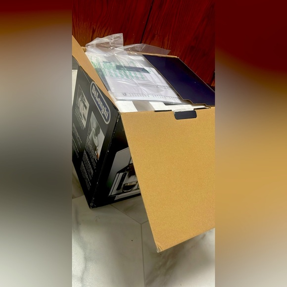 Espresso machine - Picture 1 of 2